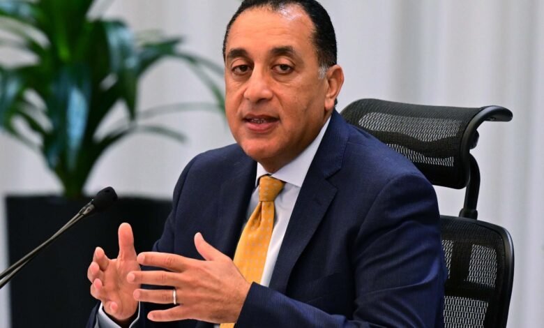 رئيس-الوزراء-يعقد-اجتماعاً-مع-رؤساء-الغرف-الصناعية-والتجارية