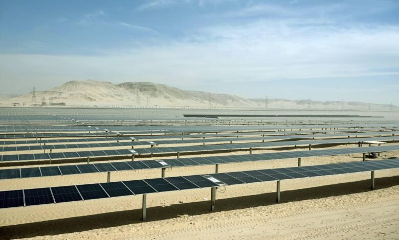 مصر-تفتتح-محطة-“أوبيليسك-للطاقة-الشمسية”-باستثمارات-600-مليون-دولار