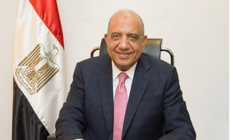 وزير-الكهرباء-يتابع-آداء-المنظومة-الإلكترونية-للشكاوى-وخدمات-المواطنين