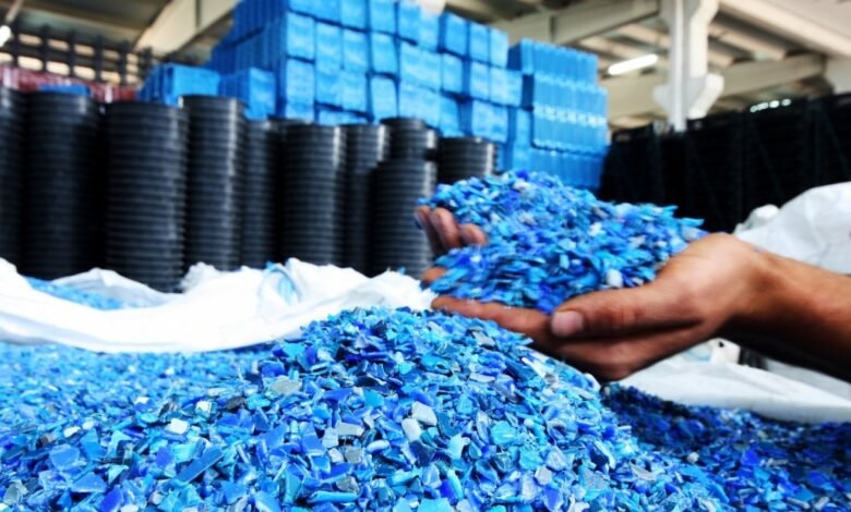 ارتفاع-أسعار-البلاستيك-العالمية-بسبب-الحرب-في-الشرق-الأوسط