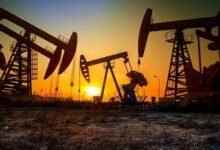 النفط-يغلق-مرتفعاً-وسط-مخاوف-من-استمرار-إغلاق-مضيق-هرمز