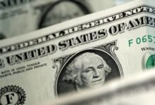 الدولار-يتراجع-للأسبوع-الثاني-على-التوالي-متأثرًا-بفتح-مضيق-هرمز